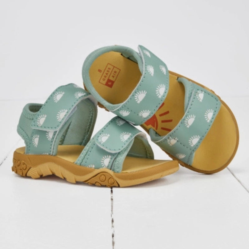 Grass + Air Colour-Changing Sandals Pistachio