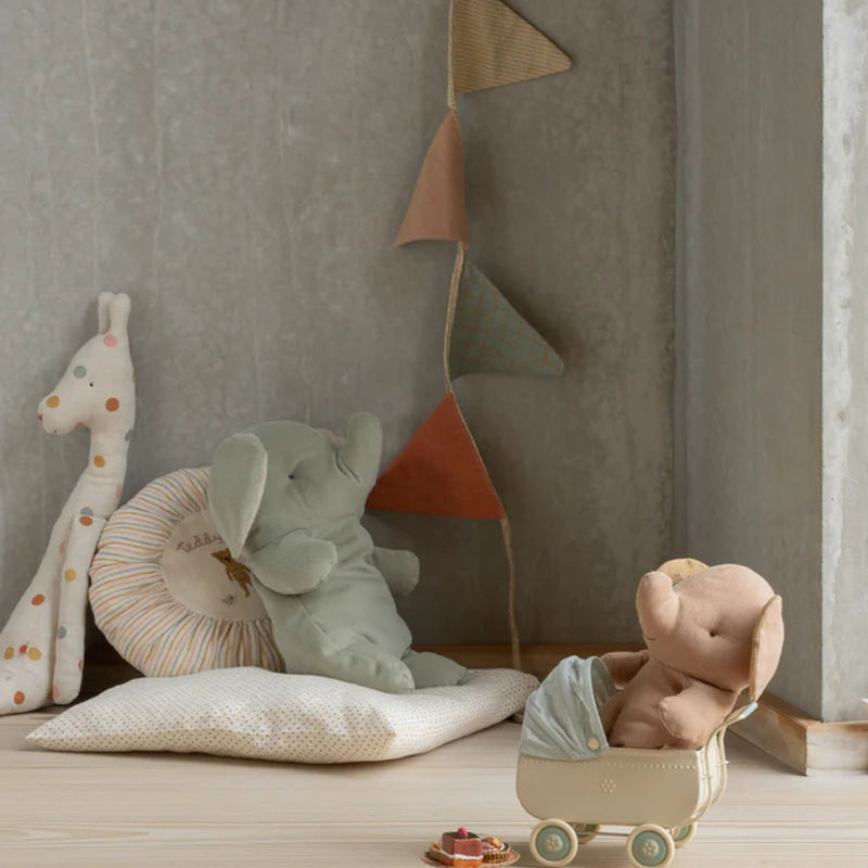 Safari Friends - Medium Elephant, Velvet