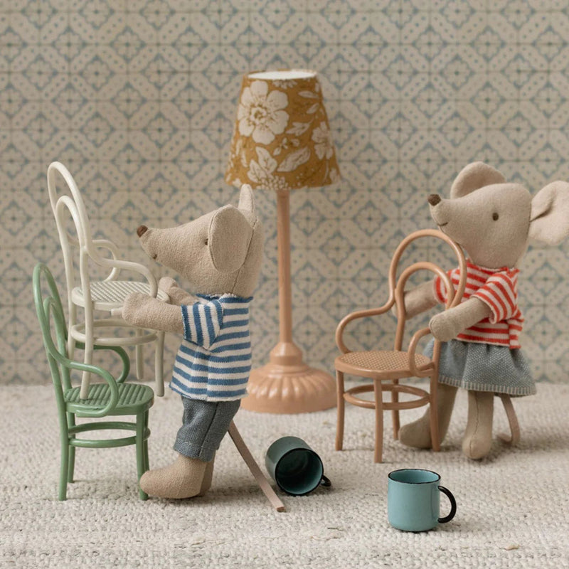 Vintage Chair, Mouse