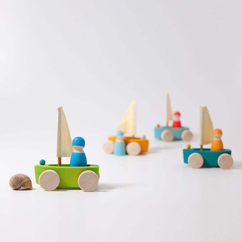 Little Land Yacht with Sailor