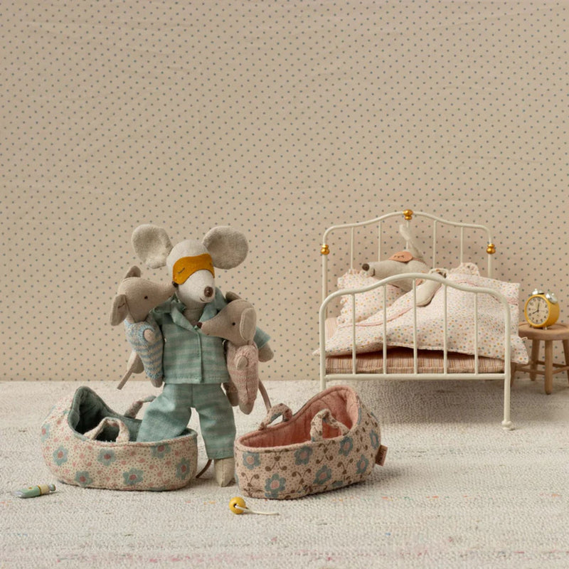 Baby Mouse in Carry Cot