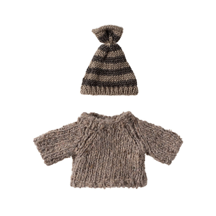 Knitted Sweater and Hat, Mouse