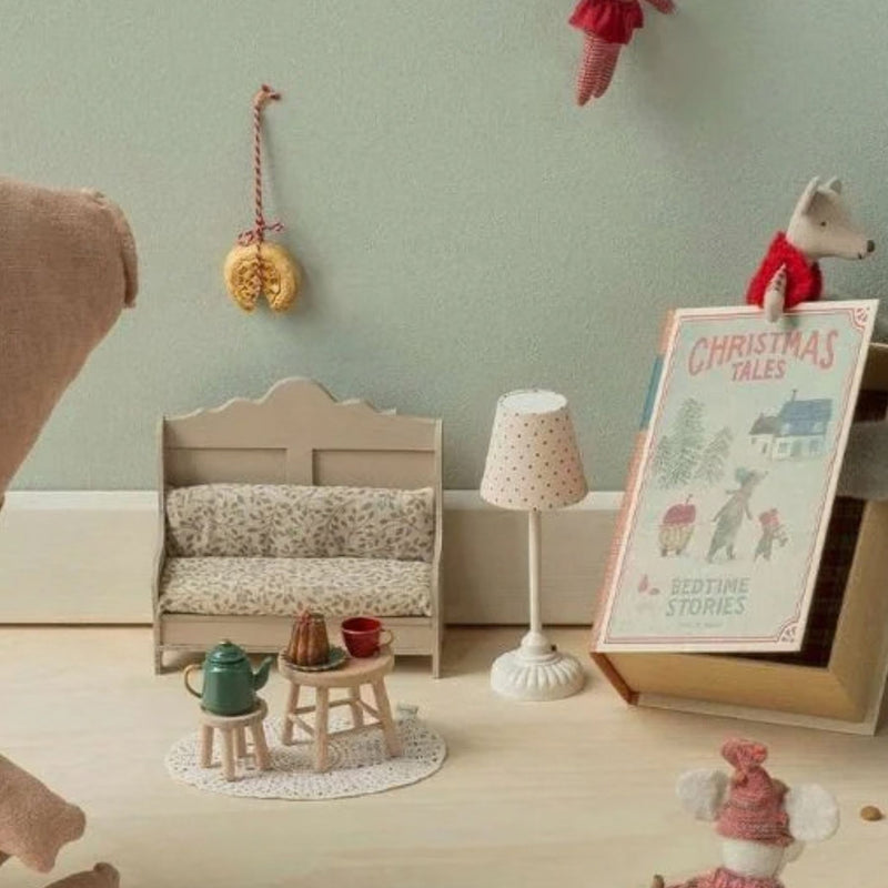 Lace Rug, Mouse