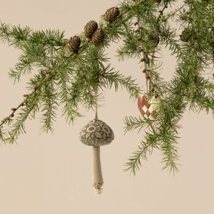 Mushroom Ornament, Winter Flower